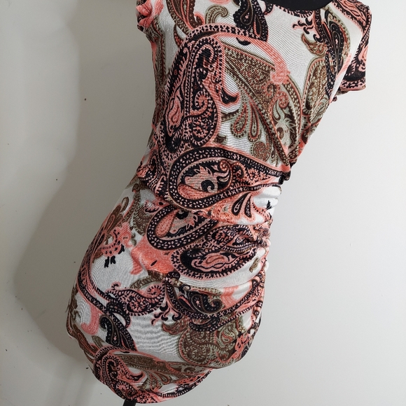 White dress with pink paisley print - Picture 6 of 10